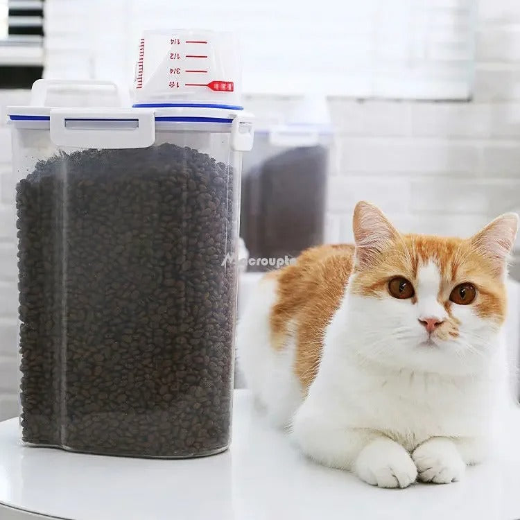 distributeur-de-croquette-avec-bec-verseur-transparent